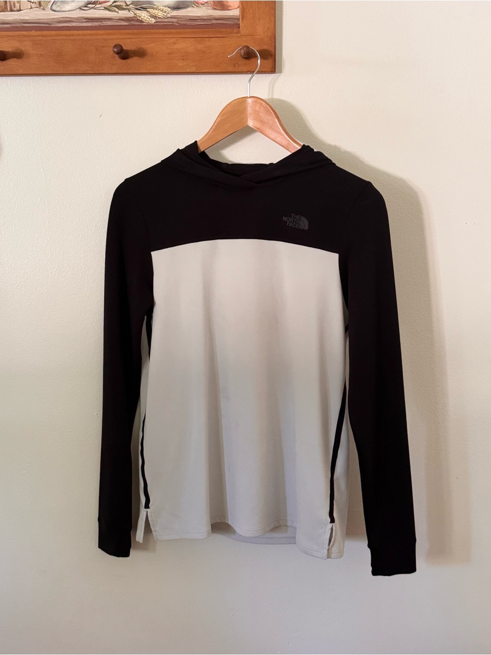 The North Face Women’s Black & White Colorblock Hoodie – Size Small
